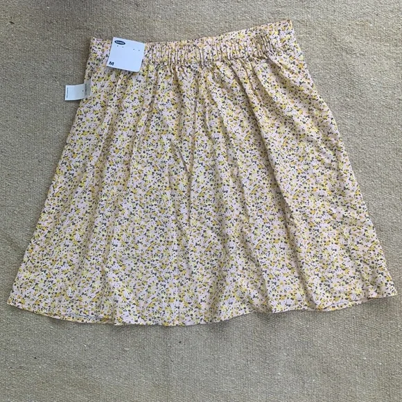 COPY - Old Navy pink and yellow floral flutter skirt size medium - Picture 4 of 5